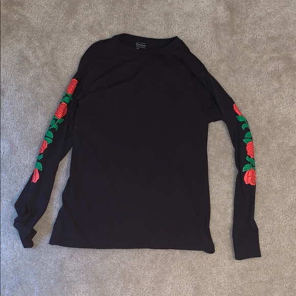 artist union Other - Black long sleeve rose tee